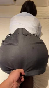 你的女神穿着黑丝在我胯下准备多人