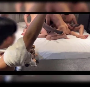 几个单男一起无套内射黑丝老婆，老公在旁边看