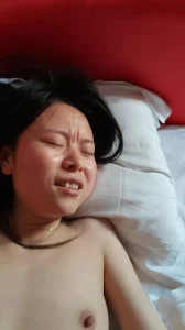 跨年夜老婆跨千里来找我，酒店自拍