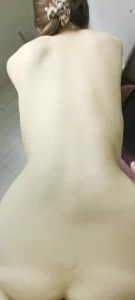 早晨起来做运动。