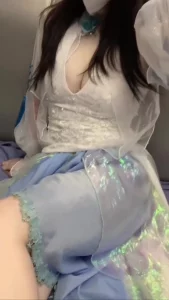 极品人妻家中偷情出轨奶子粉嫩身材圆润被操到呻吟只喊要不停