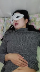 又一次内射，流了出来。欣赏